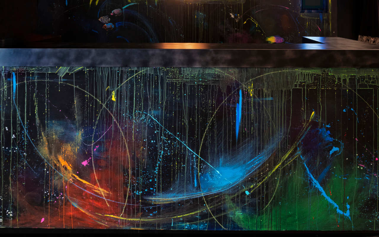 “Acqua” è un’installazione artistica che si apre su di una parete di 23 mq, un progetto volto a smuovere con semplicità le menti degli uomini di oggi, momento storico durante il quale la nostra terra è in pericolo più che mai proprio a causa dell’umanità. installazione acqua