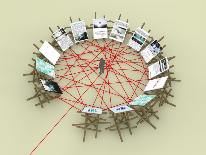 L’installazione”ceciNestPAS - Mowgli Syndrome” è stata costruita in occasione del Festival Artisitco Burning Man 2014, nel deserto del Nevada, consiste in un grande nido in legno dal diametro di 9 metri
dove all’interno sono state posizionate, sopra grand burning man - mowgli syndrome installazione